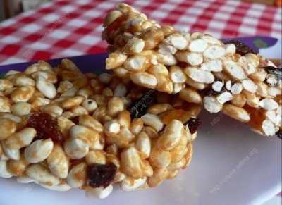 Puffed rice with dried fruits