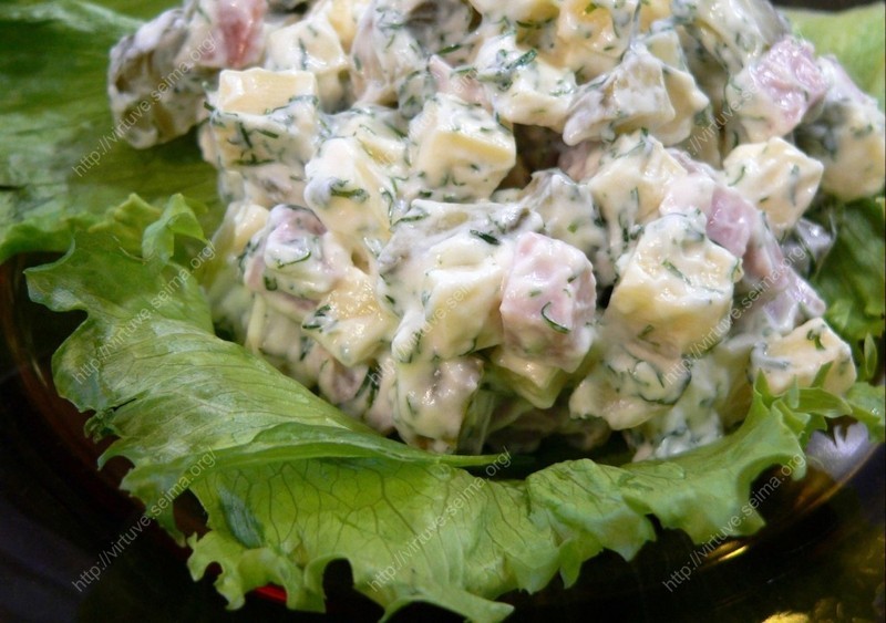 Satisfying cheese and ham salads