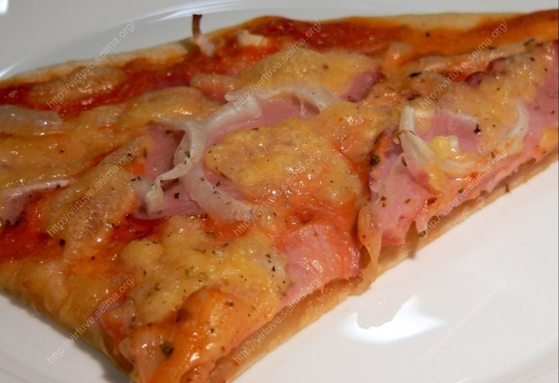 Pizza dough with baking powders