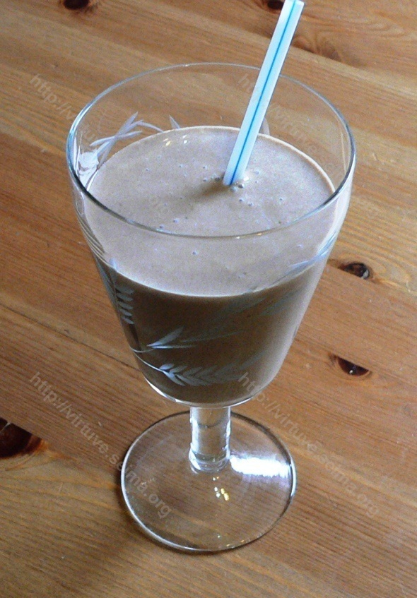 Chocolate peanut butter smoothie