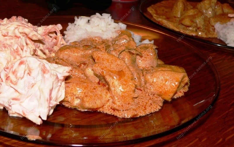 Chicken in the cream and paprika sauce