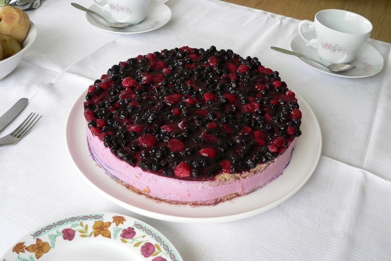 Blueberries cake with yoghurt