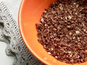 Šokoladinė-kokosinė granola