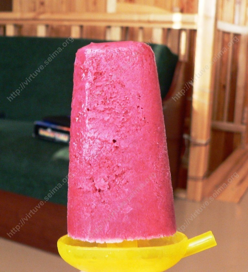 Frozen cherry yoghurt ice cream