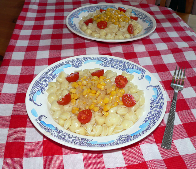 Pasta with corn