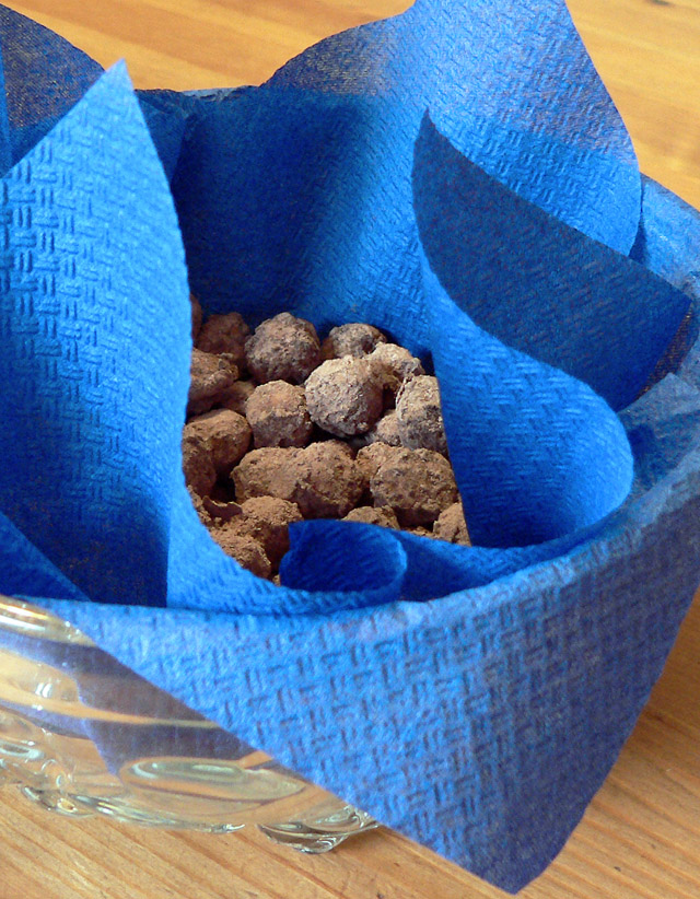 Cocoa dusted hazelnuts