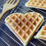 Heart shape pancakes with starch