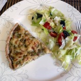 Minced meat and cabbage pie with curry and apples