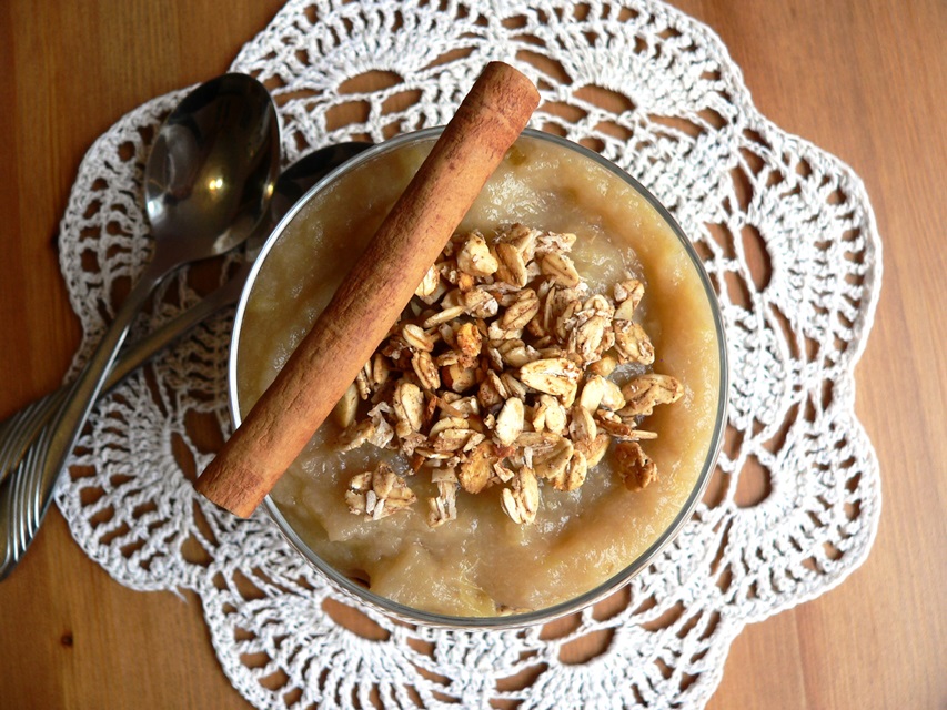 Banana granola sugar-free and oil-free