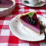 Black currant pie