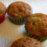 Muffins with rhubarbs and walnuts