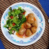 Meatballs in spicy sauce