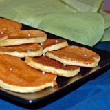 Cottage cheese and corn flour pancakes