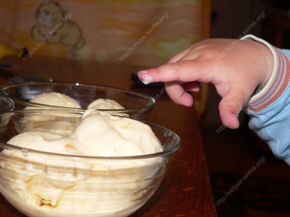 Honey-Peach Ice Cream